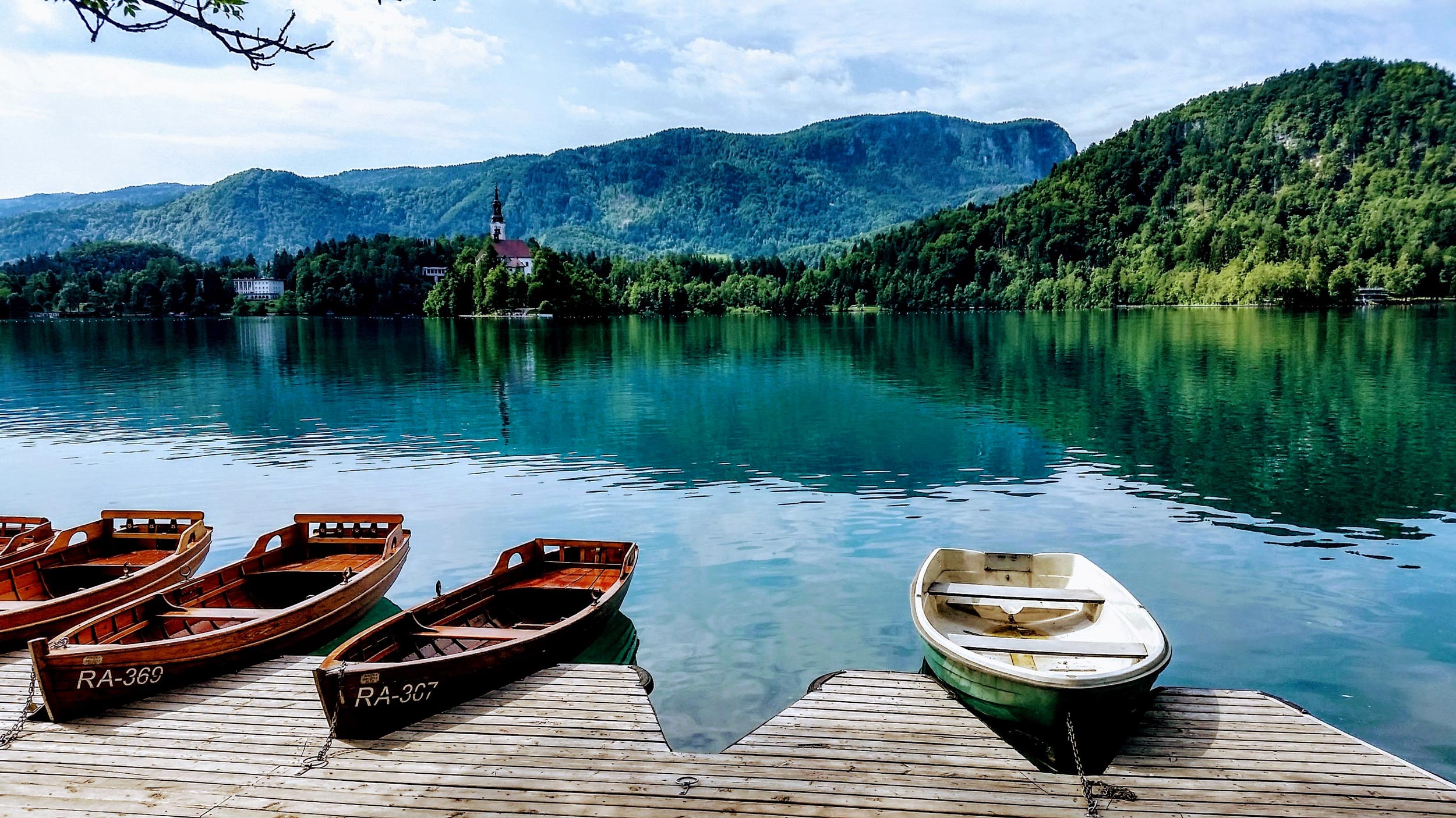 Bâteaux sur un lac
